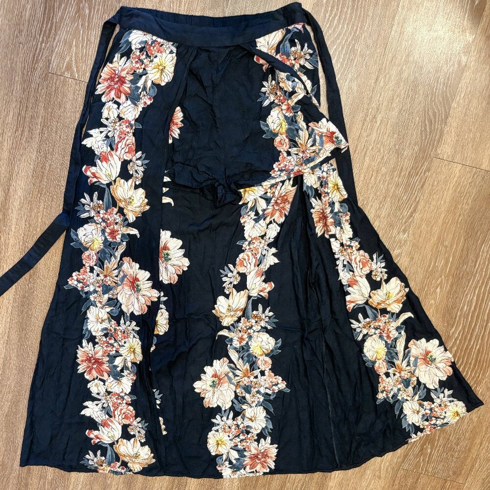 Band of Gypsies Walkthrough Maxi Skirt Shorts with Tie Belt, Floral Pattern